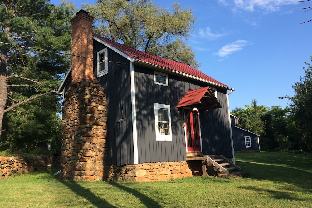 Cottage At Mulberry Spring