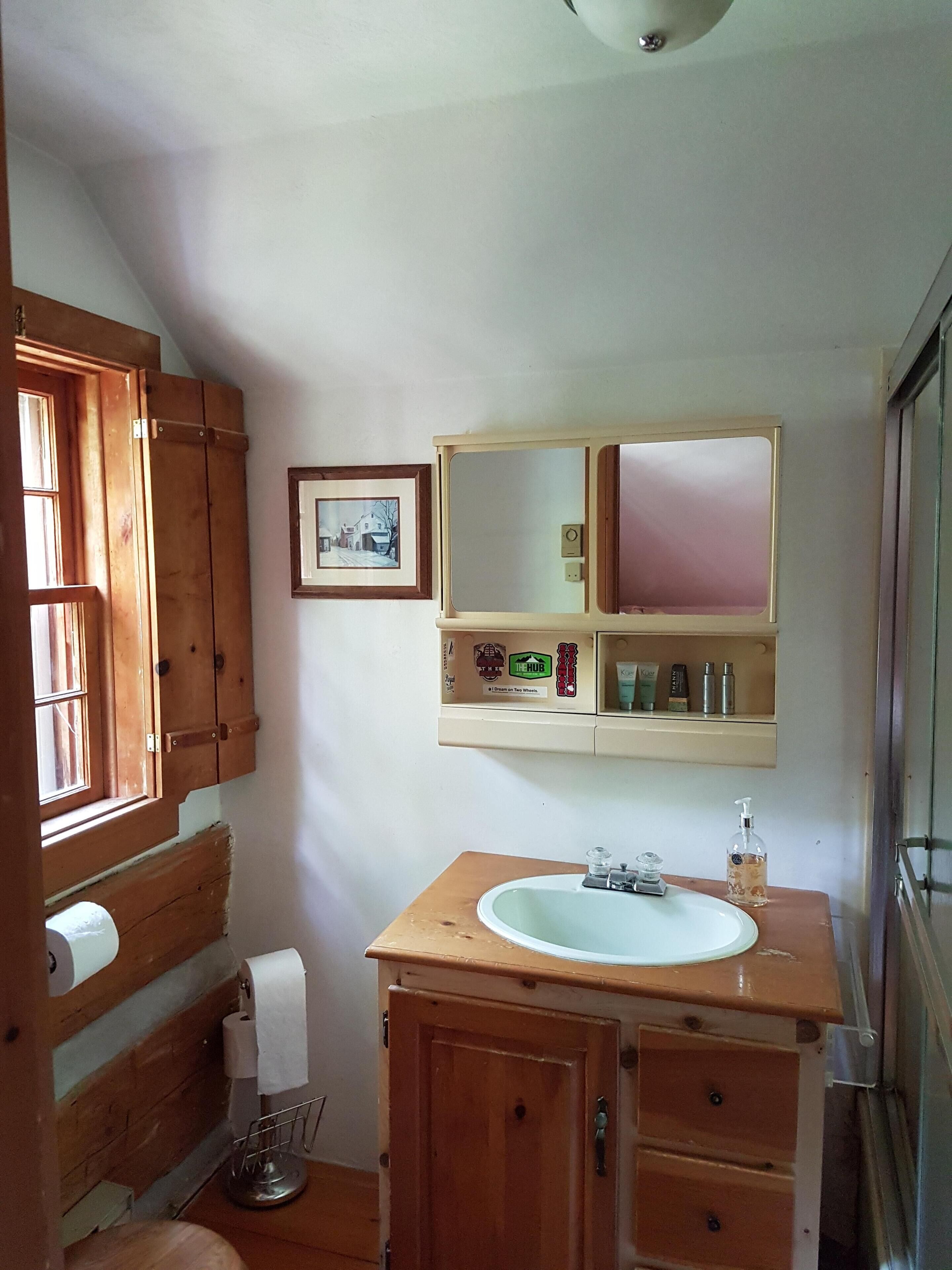 1820 Log Cabin on Private 300 acres.  Mtn biking, Hiking, x-country Skiing