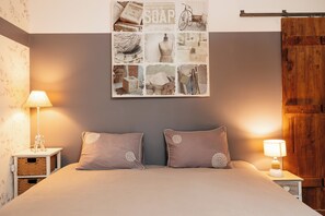 3 bedrooms, iron/ironing board, Internet, bed sheets