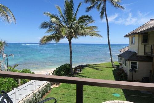Beachfront private guest suite on the ocean.  Ask about 2 week stays.