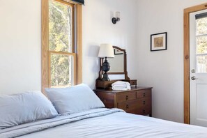 4 bedrooms, desk, iron/ironing board, WiFi - Bull Durham 4BR Near Downtown (Durham)