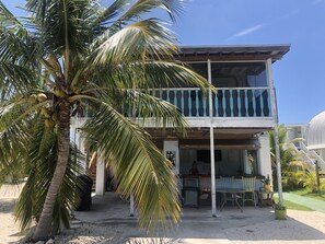 Terrace/patio - Conch House on a Quiet Canal : Monthly Only  (Little Torch Key)