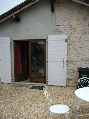 Old plum oven, single storey, independent, 1 bedroom, enclosed garden