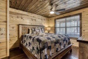 2 bedrooms, iron/ironing board, bed sheets