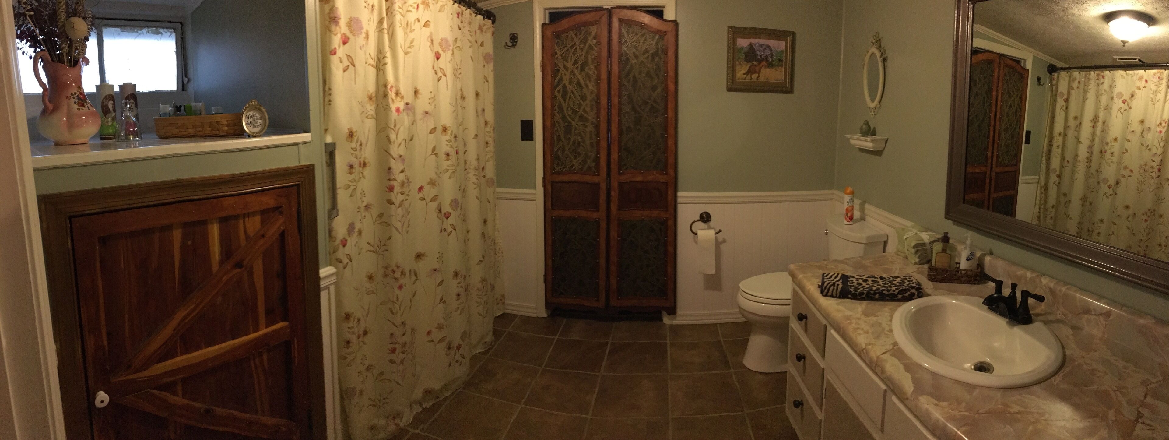 Mayhew Farms Cottage - Breathtaking Mt. Views Overlooking Pond & Horses