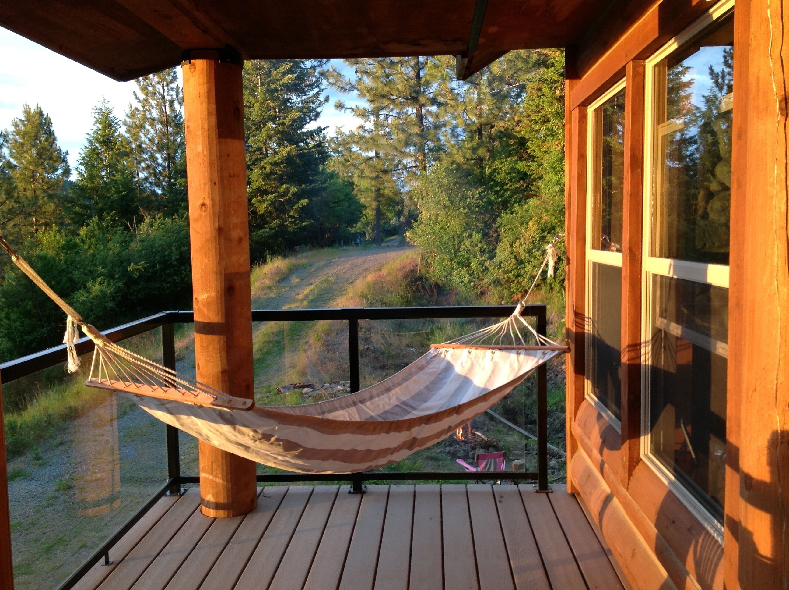 Spacious Log Home with stunning lake views