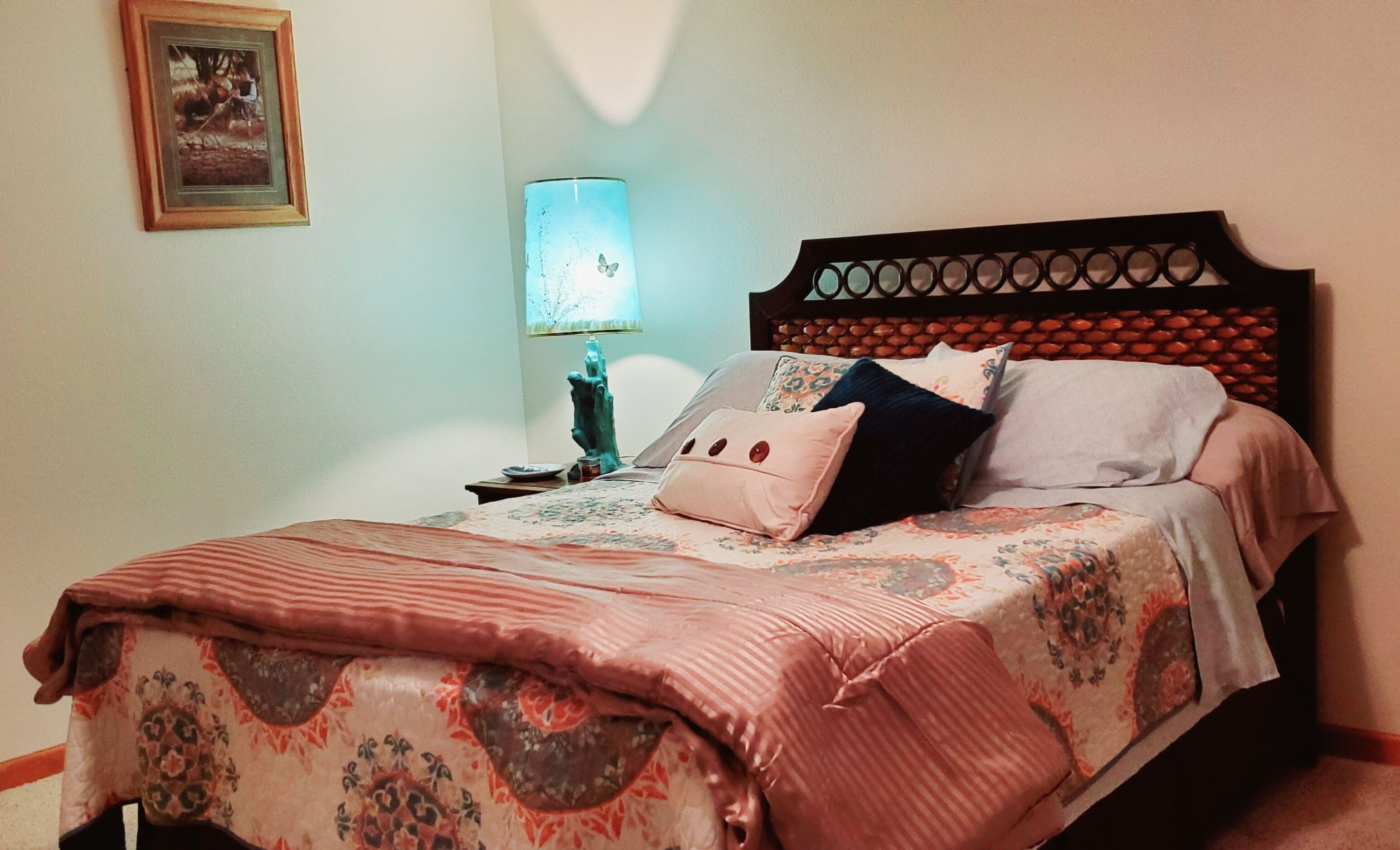 Spacious Log Home with stunning lake views