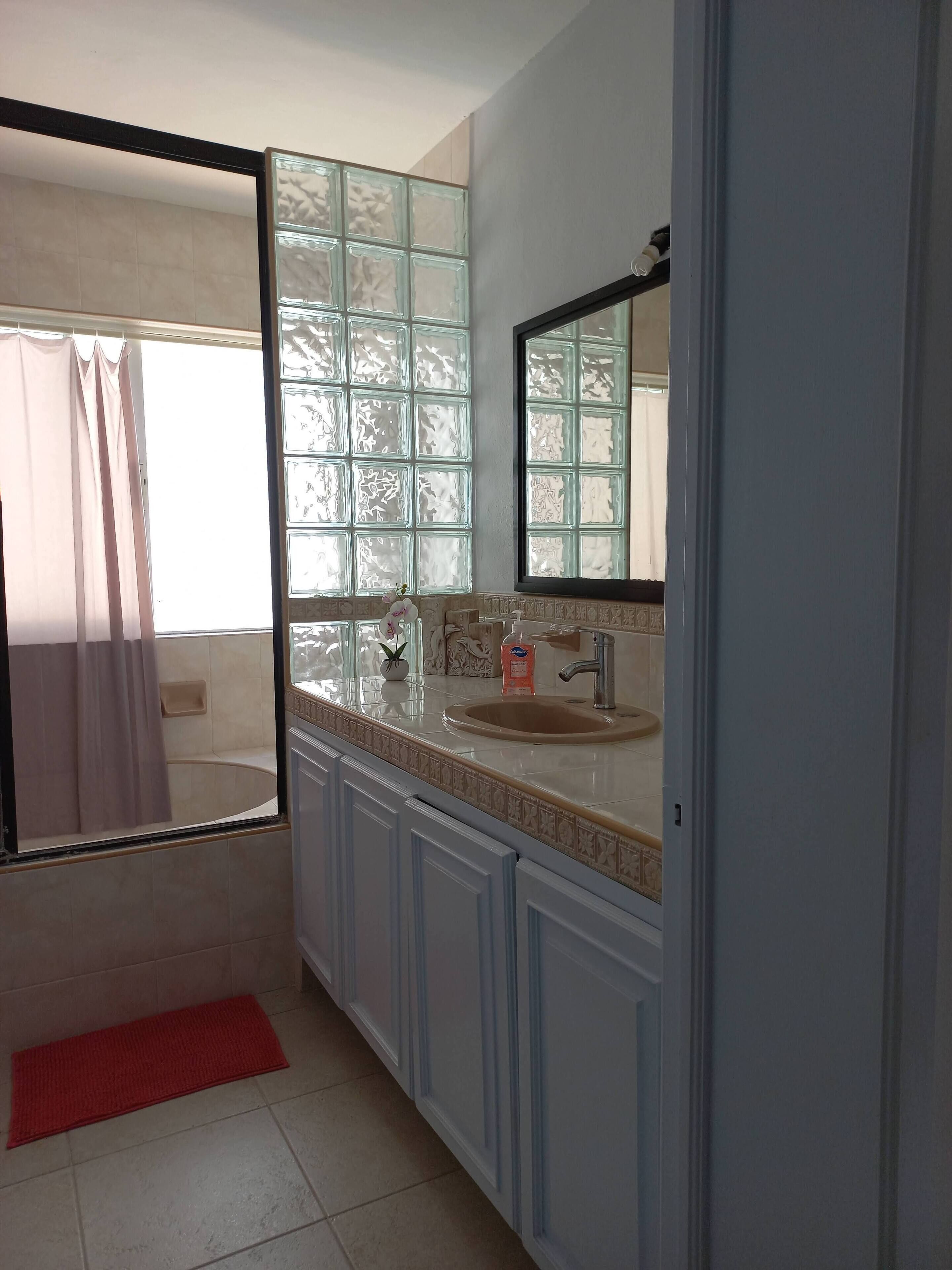 Pool, Fibreoptic fast WI-FI  office space