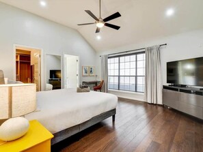 3 habitaciones, tabla de planchar con plancha, wifi y ropa de cama 