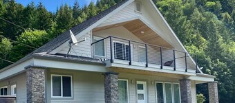 Lake View and Access, Close to National Parks