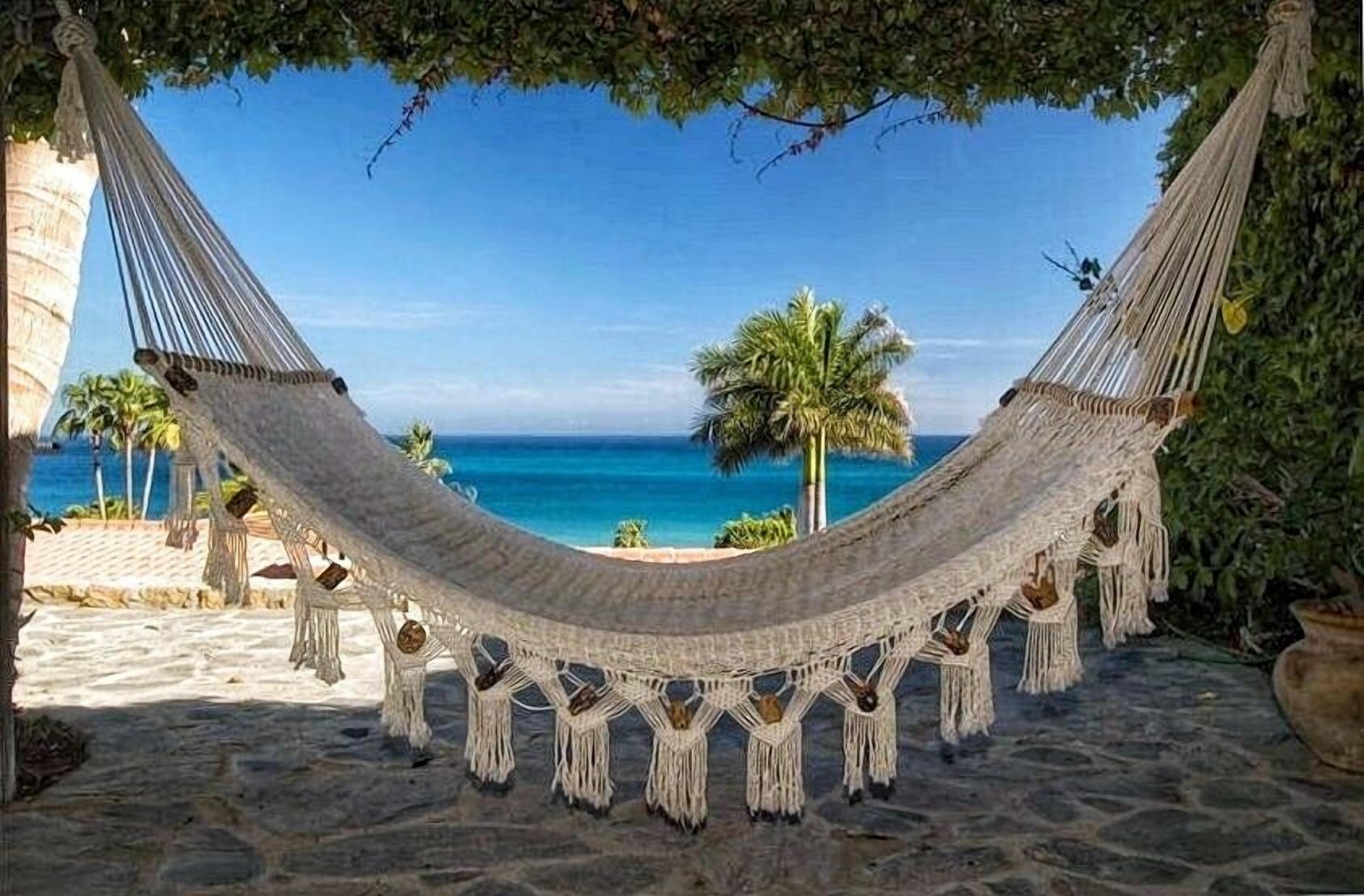 Charming 4 bedrooms, Close walk to beautiful beach