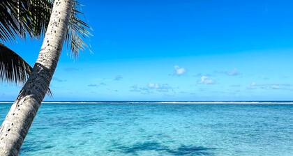 Taakoka Muri Beach Villa - beach front, paddle boards, kayaks, pool, free WIFI !
