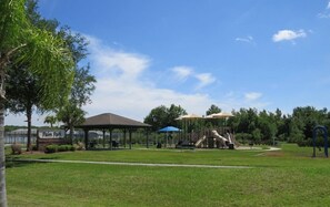 quiet neighborhood with huge playground - Huge Home in Quiet Crescent Lakes - CL001 (Kissimmee)