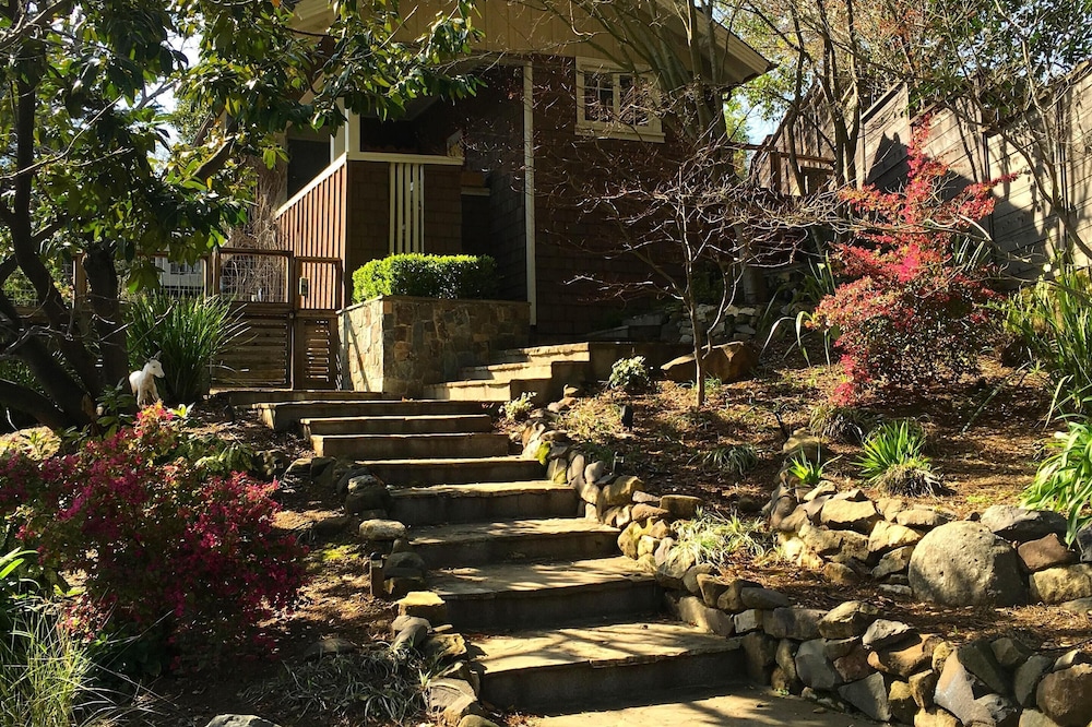 Beautiful San Anselmo cottage