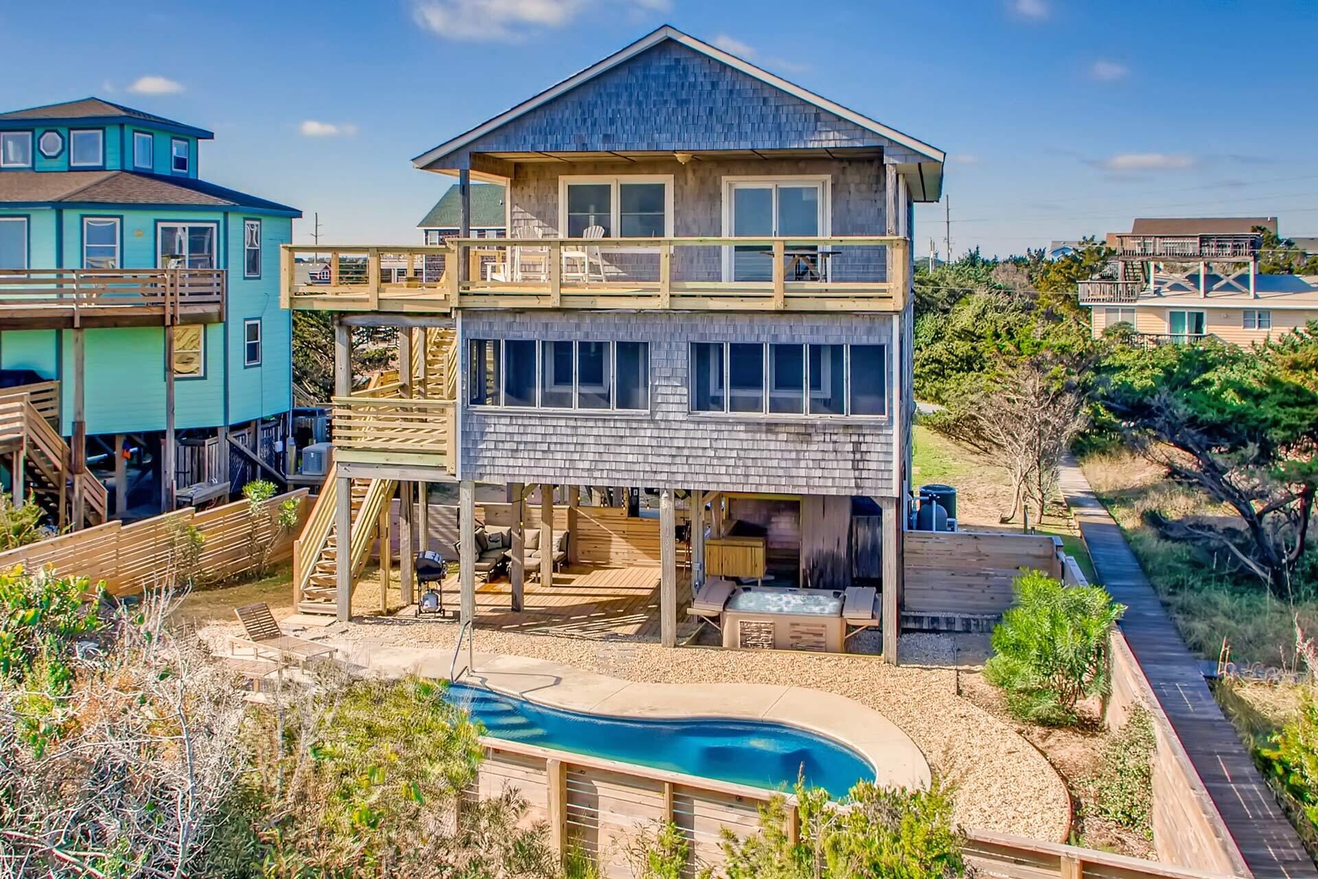 Oceanfront - Dog Friendly, Pool, Hot Tub, Game Room