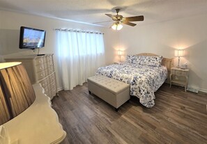 2 slaapkamers, een strijkplank/strijkijzer, gratis wifi, beddengoed