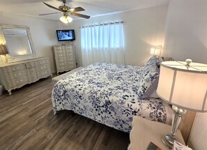 2 bedrooms, iron/ironing board, free WiFi, bed sheets