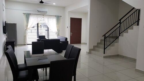 SR Home Stay at KLIA