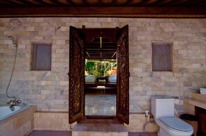 Bathroom - Classic room villa in Ubud (Ubud)