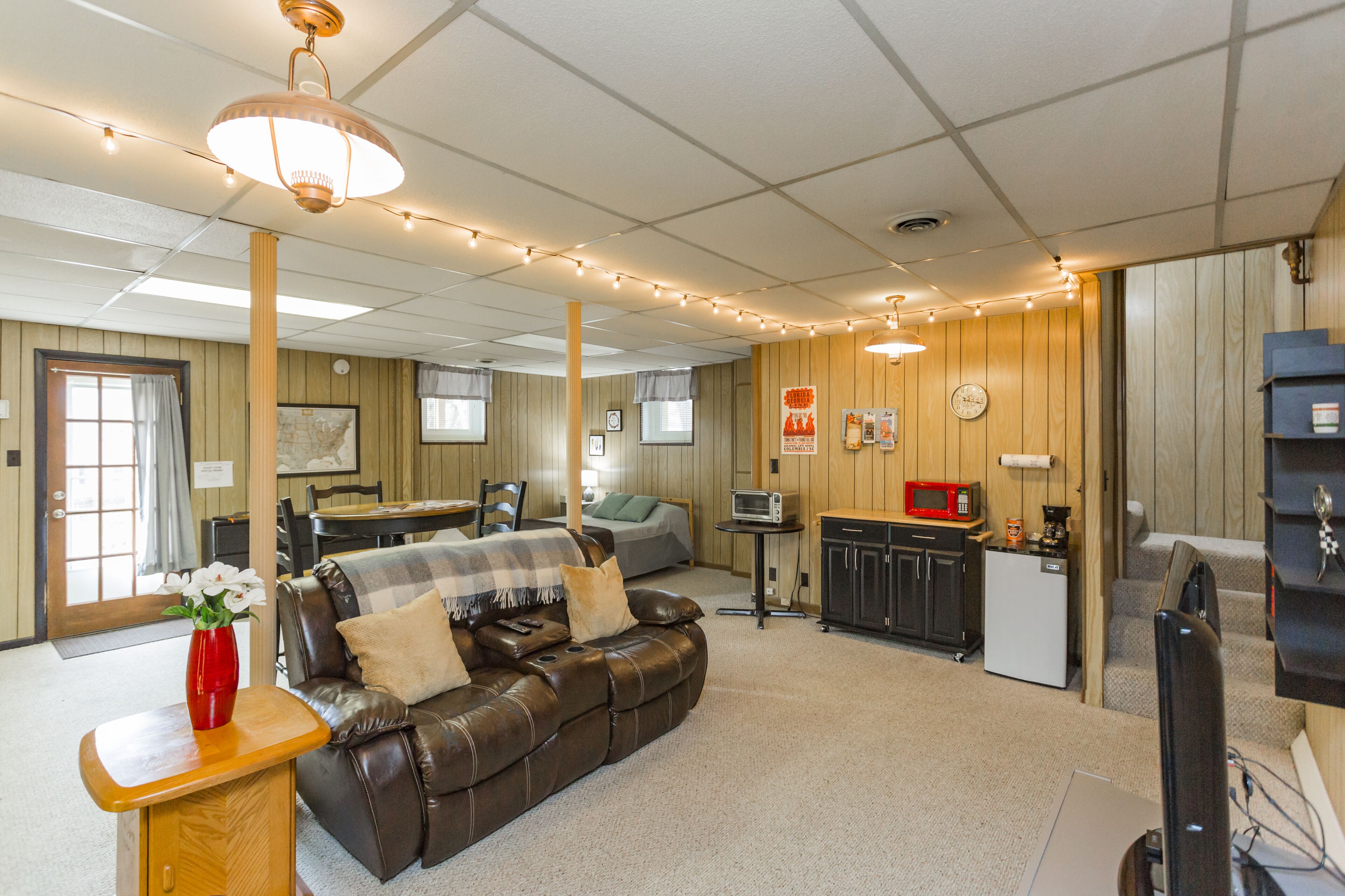Cozy and quiet guest suite -10 minutes to the airport and 15 minutes to downtown
