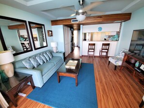 Smart TV, table tennis - Permitted Hawaiian Princess - High floor, amazing view, ocean, turtles, sunsets (Makaha)