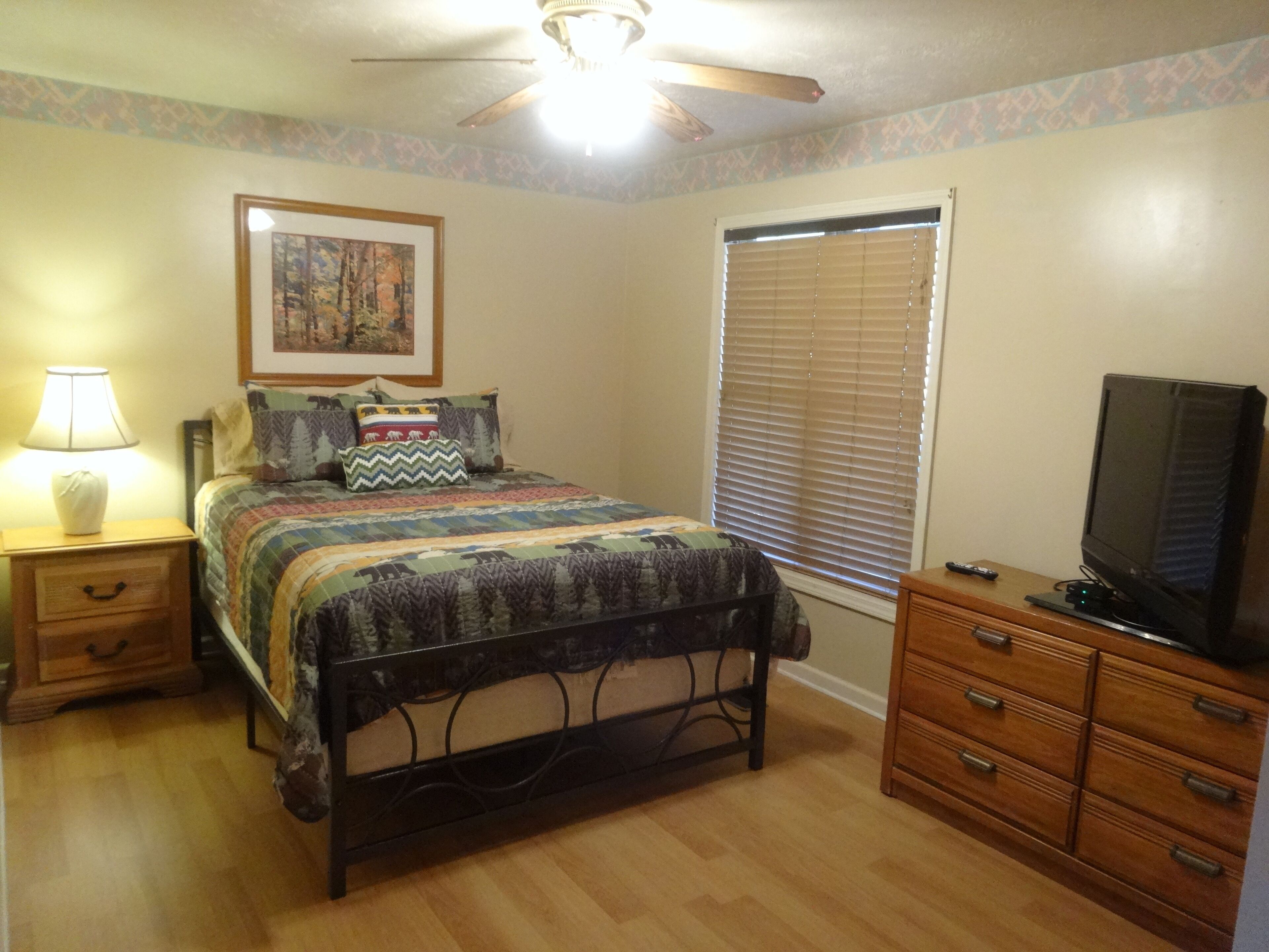 TOP OF MOUNTAIN MAGIC, no stairs,Minutes to Dollywood, Natll Park, Shops, Ripkin