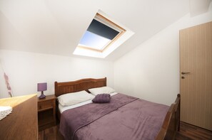 5 Schlafzimmer, Schreibtisch, kostenloses WLAN, Bettwäsche