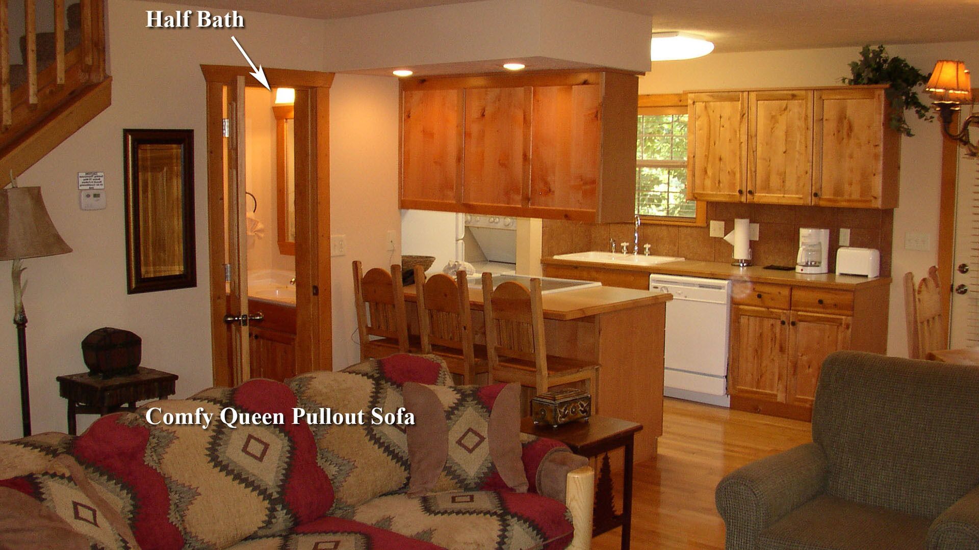 "Lakeside Fun" 1Br Lakefront Cabin, Pets, Fishing, Golf, Pool, Playground