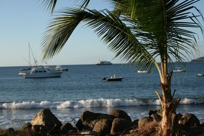 Beach - Beautiful pool, 6-min walk from beach, ocean views - VILLAS CASA LOMA - Villa 4 (Playa Flamingo)