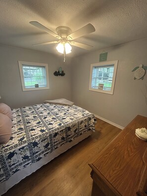 2 bedrooms, desk, travel crib, free WiFi