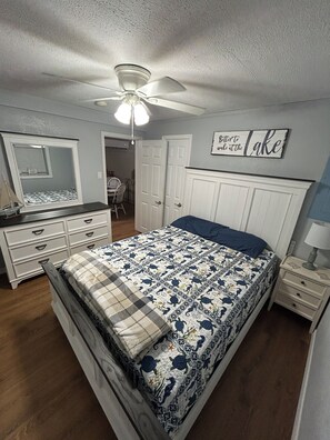 2 عدّة غرف نوم ومكتب وسرير سفر وواي فاي مجانًا