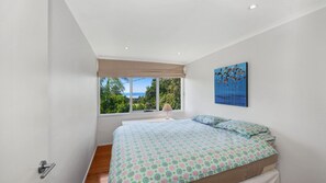 4 bedrooms, iron/ironing board, free WiFi