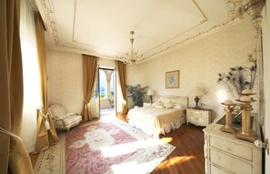 3 camere, accesso a Internet, lenzuola