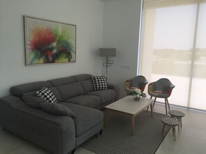 TV, offices - Cozy modern villa in Las Colinas Golf Course, Limonero 17 (San Miguel de Salinas)