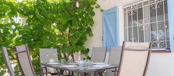 House in perfect condition, quiet area 750m from the beach, close to supermarkets. 