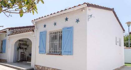 Maison parfait état, quartier calme à 750m de la plage, proche supermarchés.
