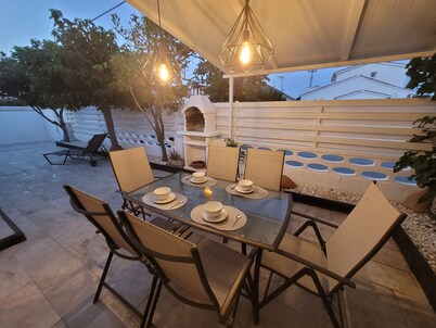 House in perfect condition, quiet area 750m from the beach, close to supermarkets. 