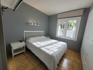 3 habitaciones, tabla de planchar con plancha y wifi gratis