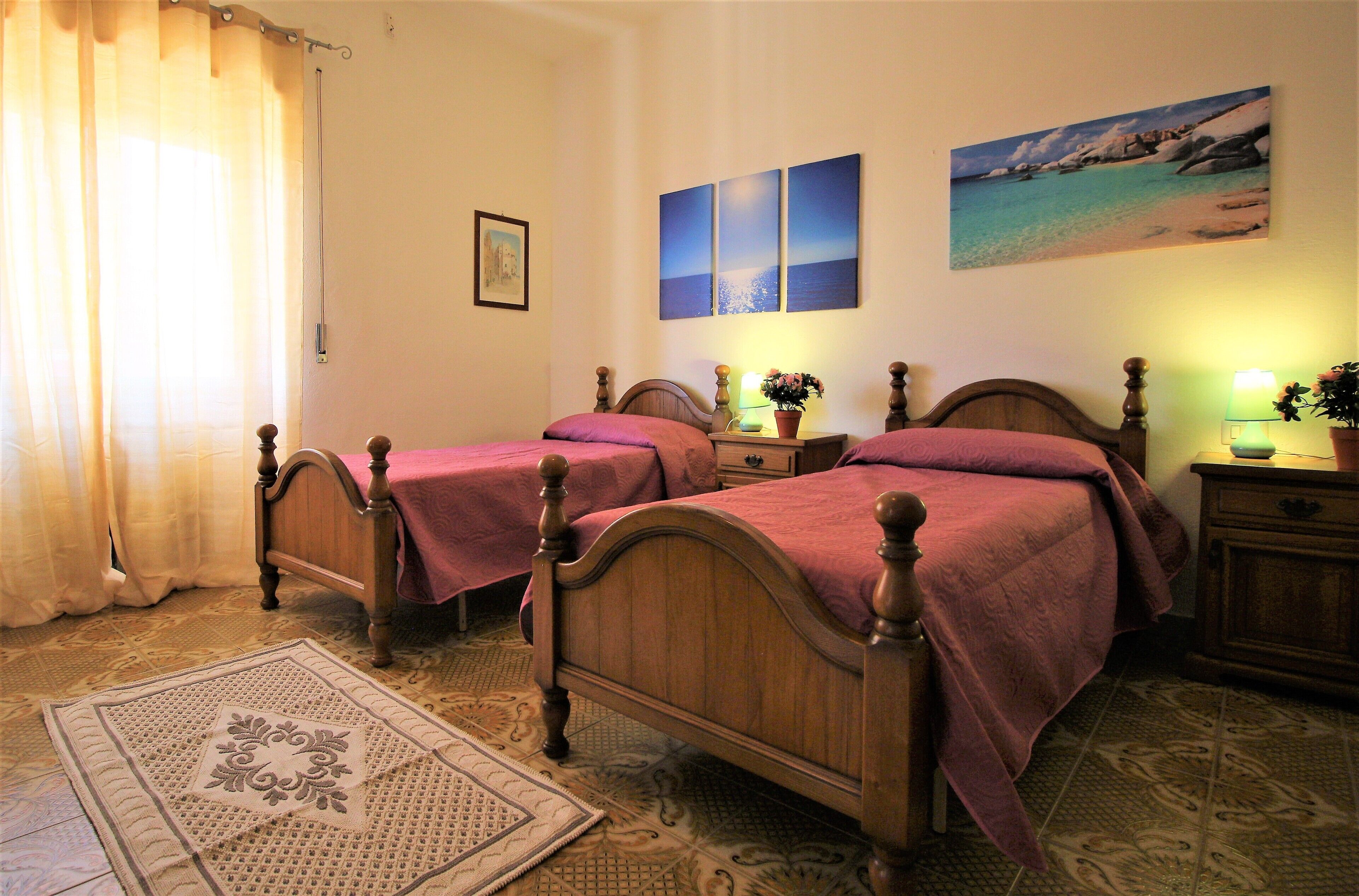 Large three-room apartment just steps from the sea