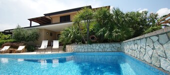 hermosa villa independiente con piscina privada wi-fi