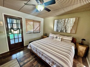 3 Schlafzimmer, Schreibtisch, Bügeleisen/Bügelbrett, Reisekinderbett