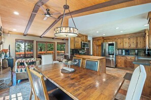 Dining - Zephyr Cove Home In The Hills, Lake Views, Yard, Hot Tub, Great for Pets! (Zephyr Cove)