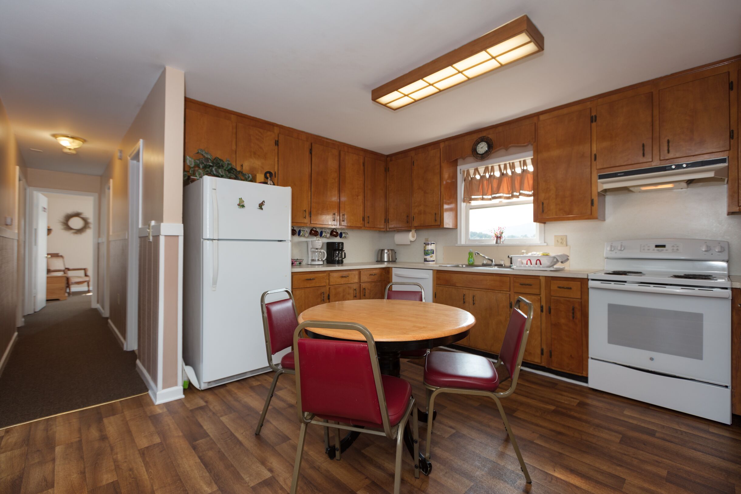 10-bed Bunk House w/ hot tub @ River's Bend Ranch; trail rides available onsite.