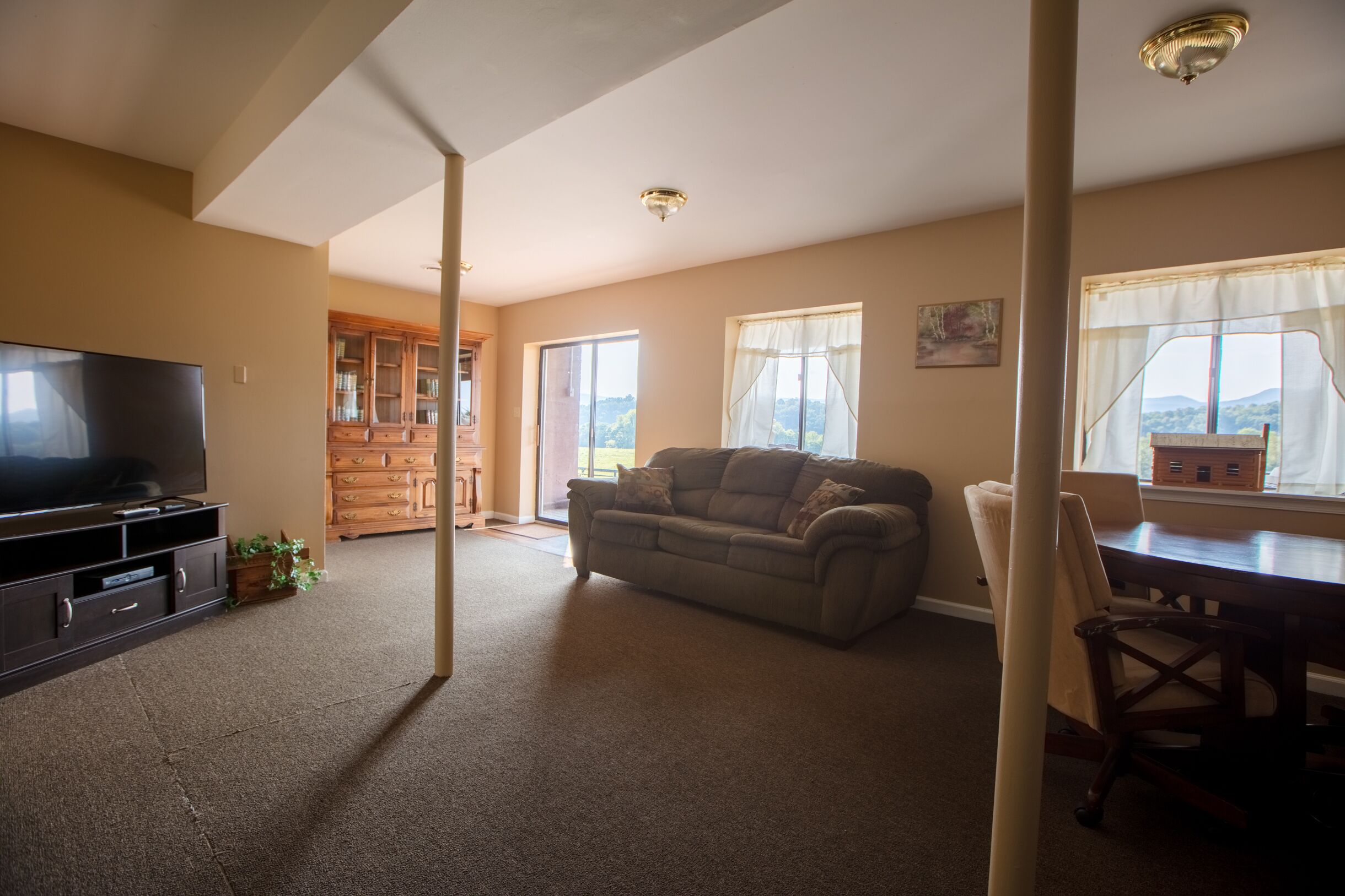 10-bed Bunk House w/ hot tub @ River's Bend Ranch; trail rides available onsite.