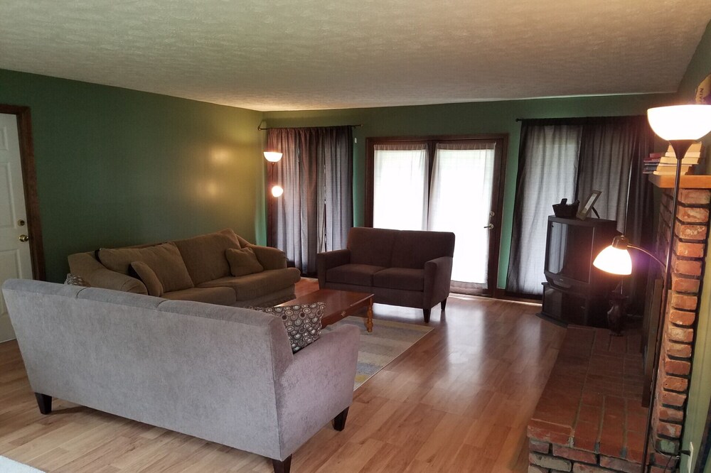 Slopeside Suite #6 Near Letchworth State Park