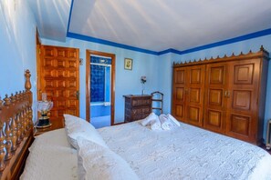 8 bedrooms - Large Family House with Private Pool near the Beach (Alcaucín, Málaga)
