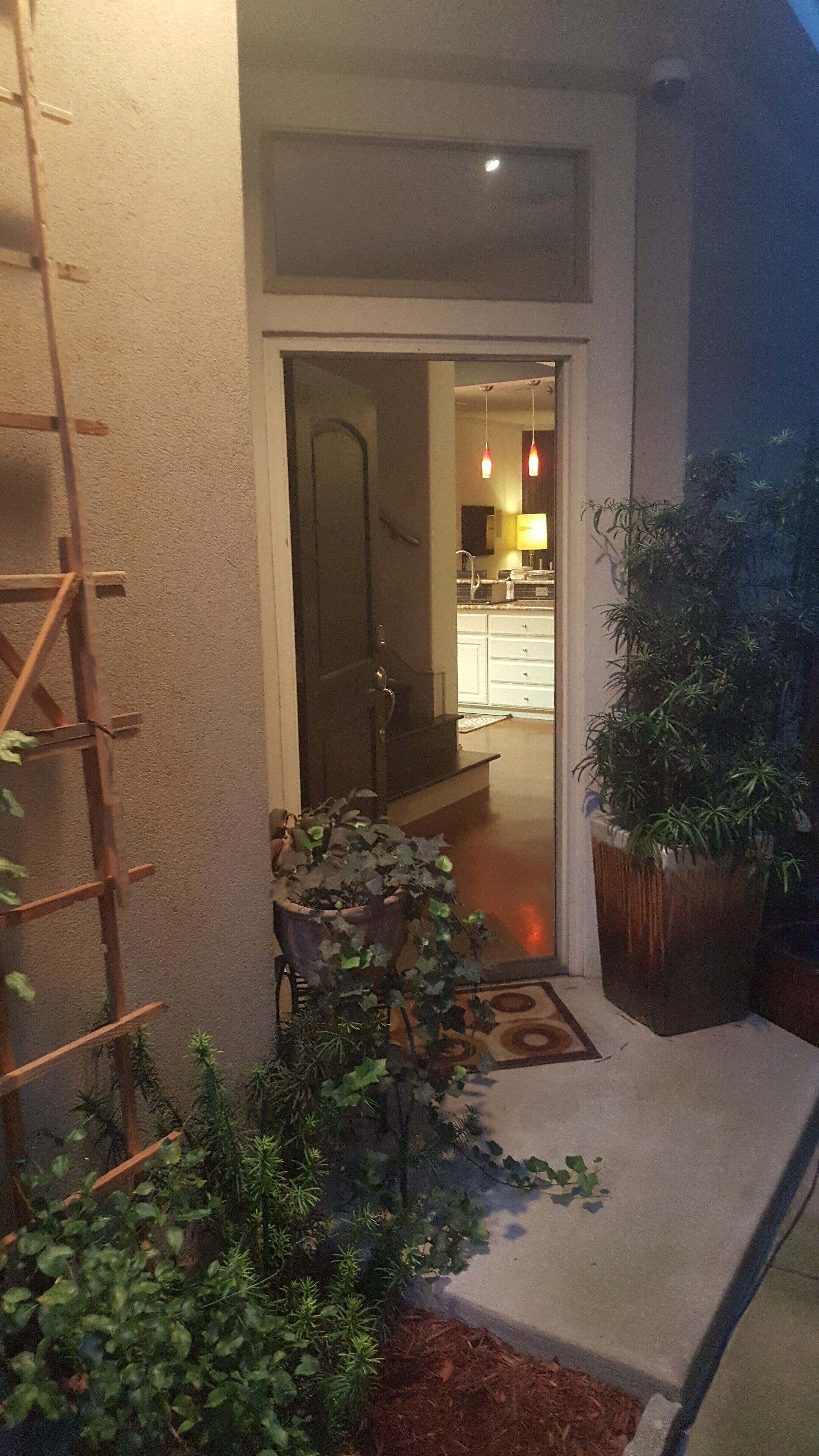 Modern Home 2300ft w 3 Rooms, , 2 Living Rooms, 2.5 Bath, Patio, +