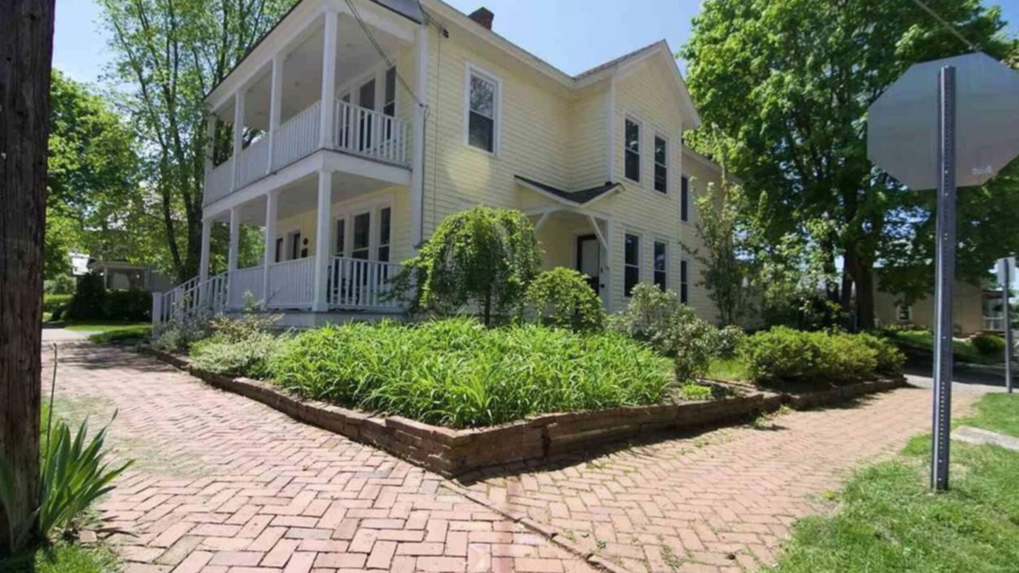 Saratoga East Side Track Rental: Walk to Track & Broadway, Huge, Sunny 3bd/2ba