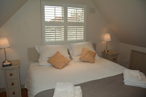 1 bedroom, iron/ironing board, internet