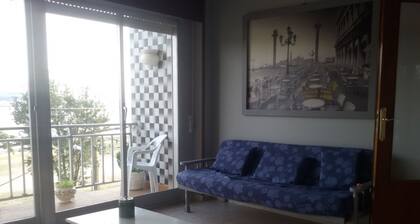 Huoneisto vuokrataan vuokrata ensimmäisellä rivillä rannalla